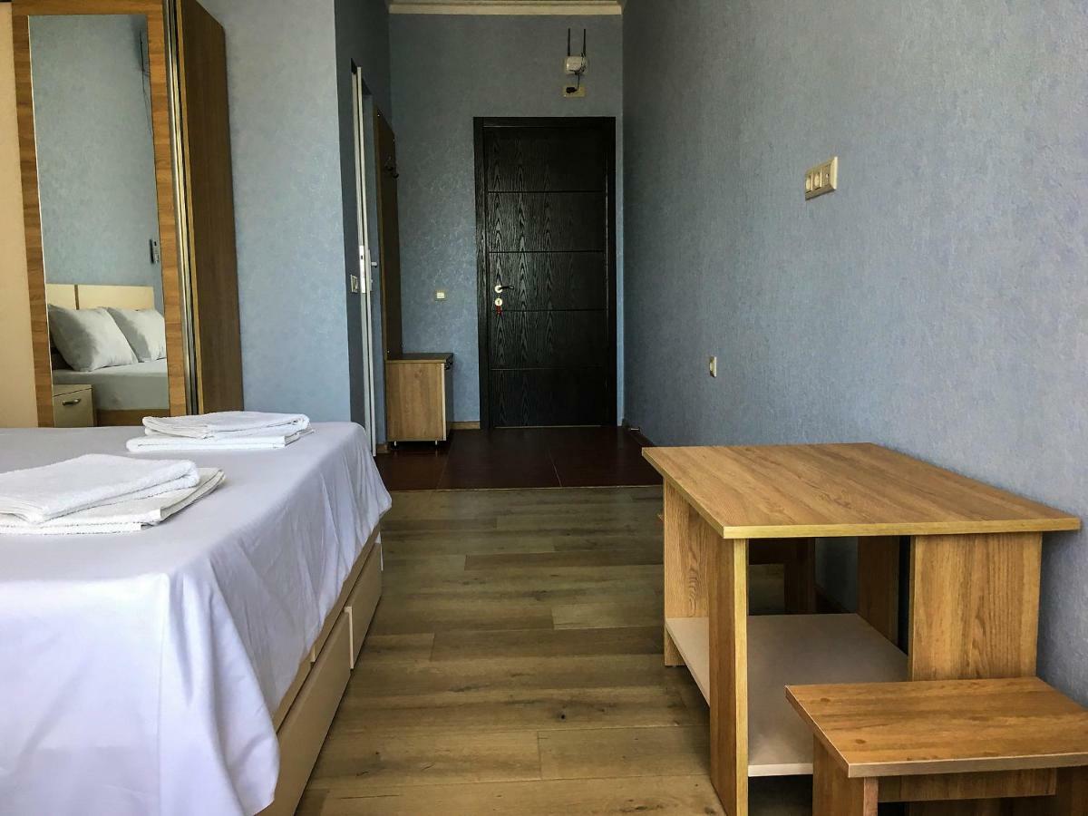 Golden House Hotel Анаклия Екстериор снимка